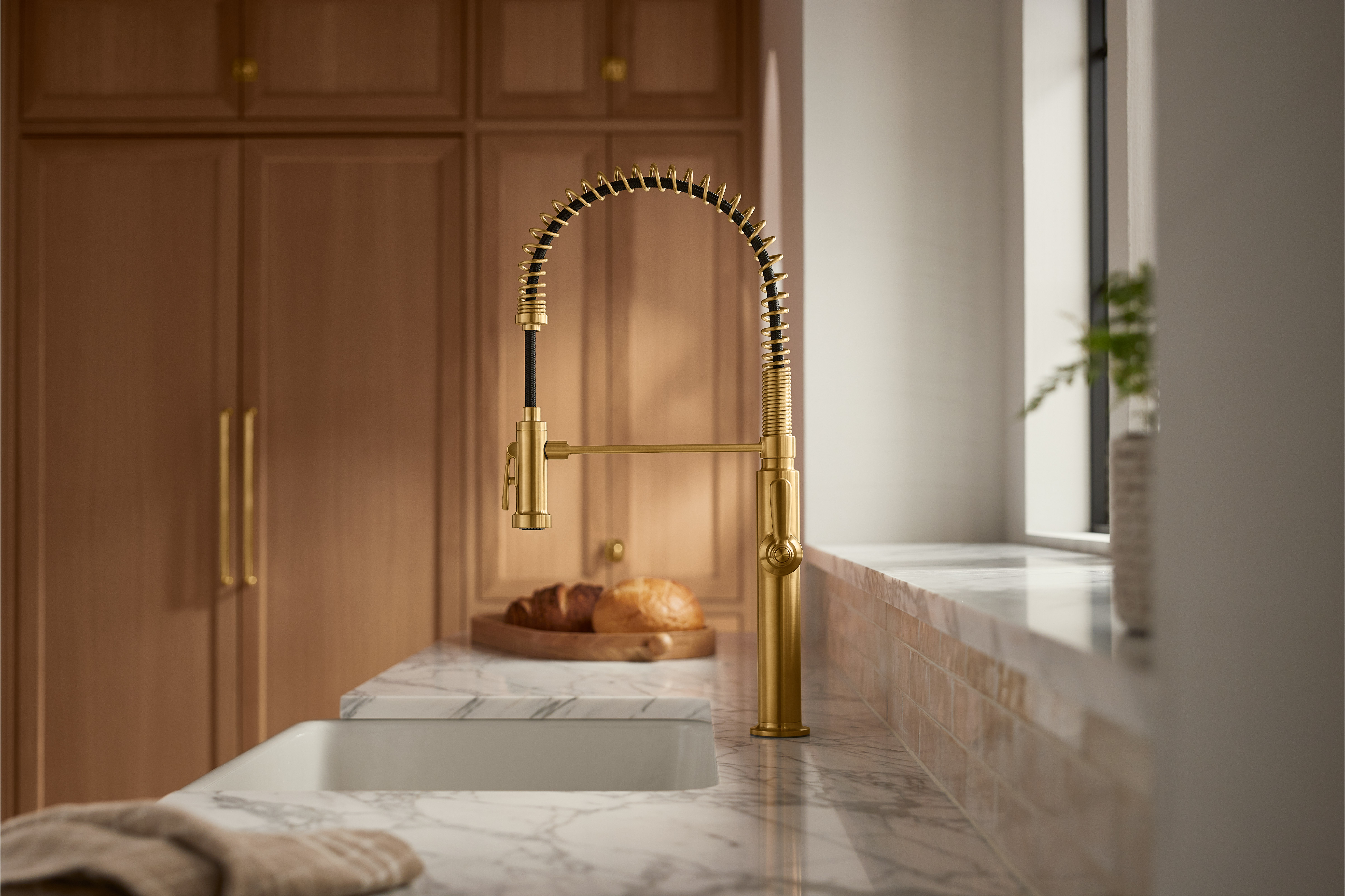 Bathroom sink faucets 